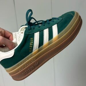 Green gazelles platform women’s size 7 - NEVER WORN ONLY TRIED ON